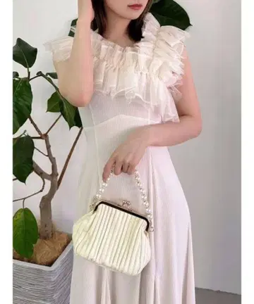 dazzlin 이소재 프릴 머메이드 원피스