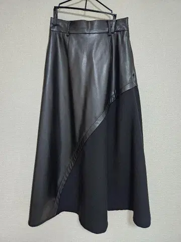 HARE 롱 스커트