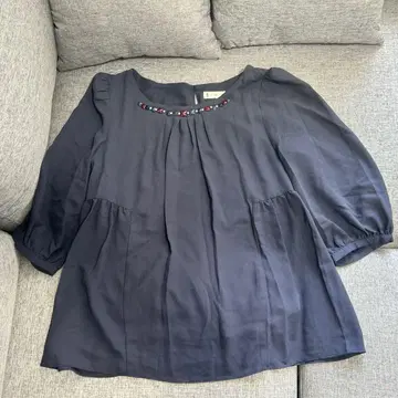 새상품급 쿠미쿄쿠 블라우스