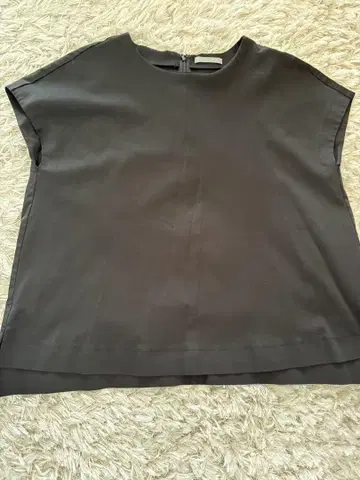 Theory Luxe 블랙 상의