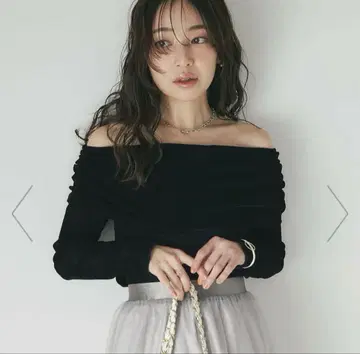 러브티크 모자 꽁지 플로키 얇은 명주 그물 오프숄더 티셔츠
