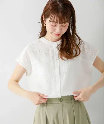 어반 리서치 써니 라벨 화이트 반팔 셔츠