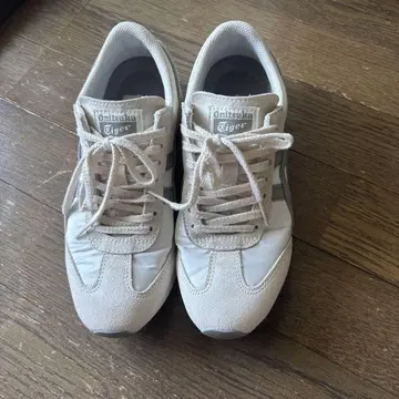 오니츠카타이거 스니커즈