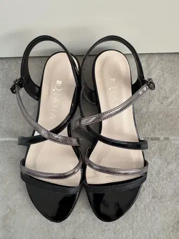 Diana 다이애나 스트랩 샌들 22.5cm