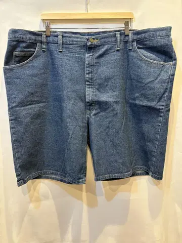 00s Wrangler denim shorts