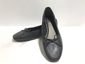 블랙 리본 포함 발레 슈즈 로우 힐