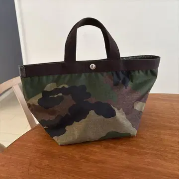 에르베샤 펠리에 카모플라주 보트형 M Herve Chapelier