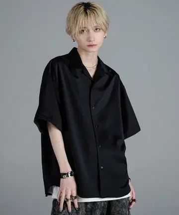 ADRER 아들러 하이브리드 오픈 카라 셔츠 블랙