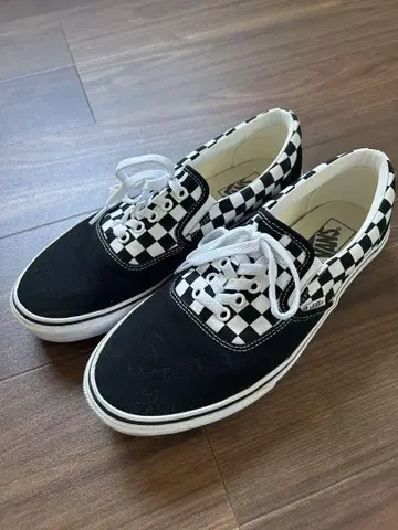 VANS 체커 패턴 스니커즈