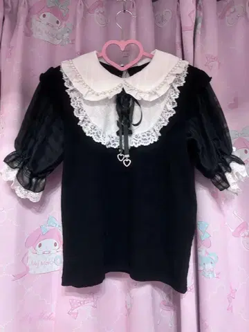 NOEMIE 아가씨 시어 체크 하트 참 레이스업 티셔츠