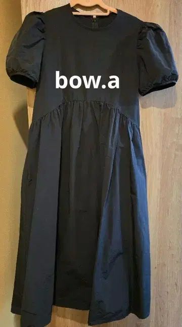 (새상품급) bow.a 보우에 퍼프 원피스 반팔 블랙