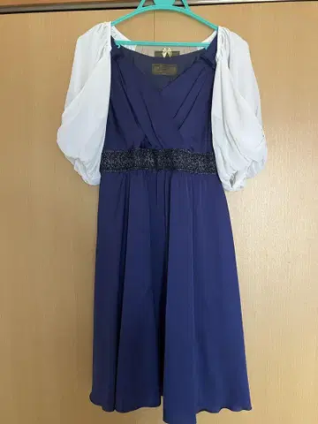 INED 네이비 V넥 드레스
