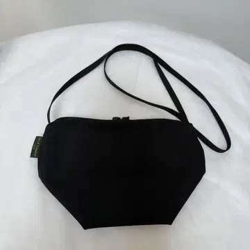 에르베샤 펠리에 2885N 느와르 나일론 보트형 숄더백 S