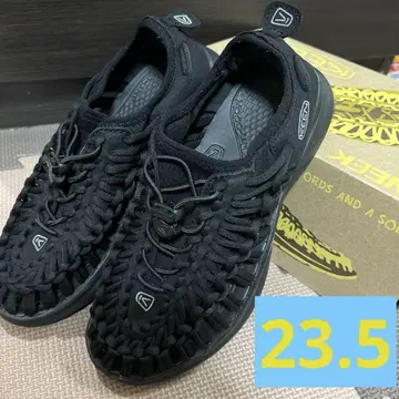 KEEN UNEEK 23.5 블랙
