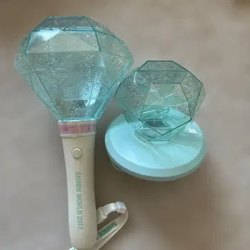 SHINee World 2017 /2018 응원봉