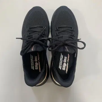 Skechers Slip-Ins 블랙 스니커즈