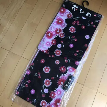 유카타 체리와 꽃무늬