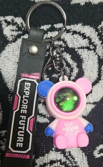 EXPLORE FUTURE 스트랩