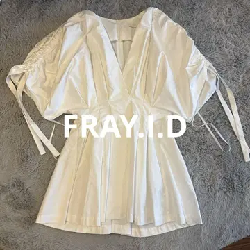 FRAY.I.D 볼륨 타프타 튜닉 블라우스