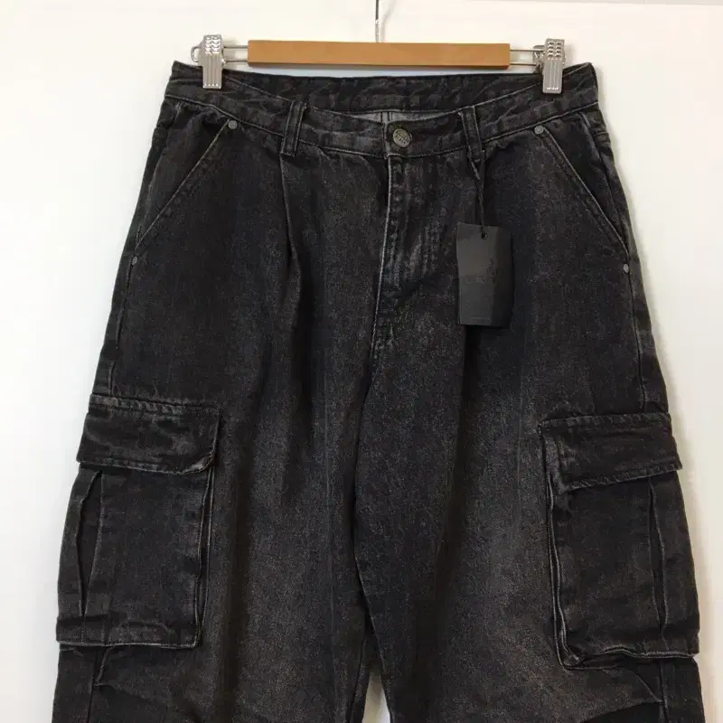 Dimitri Black One-Tuck Parachute Cargo Denim Pants Black [30