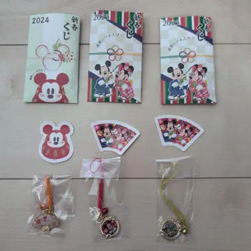 미사용 새상품 랜덤 키링 & 스티커 묶음 판매