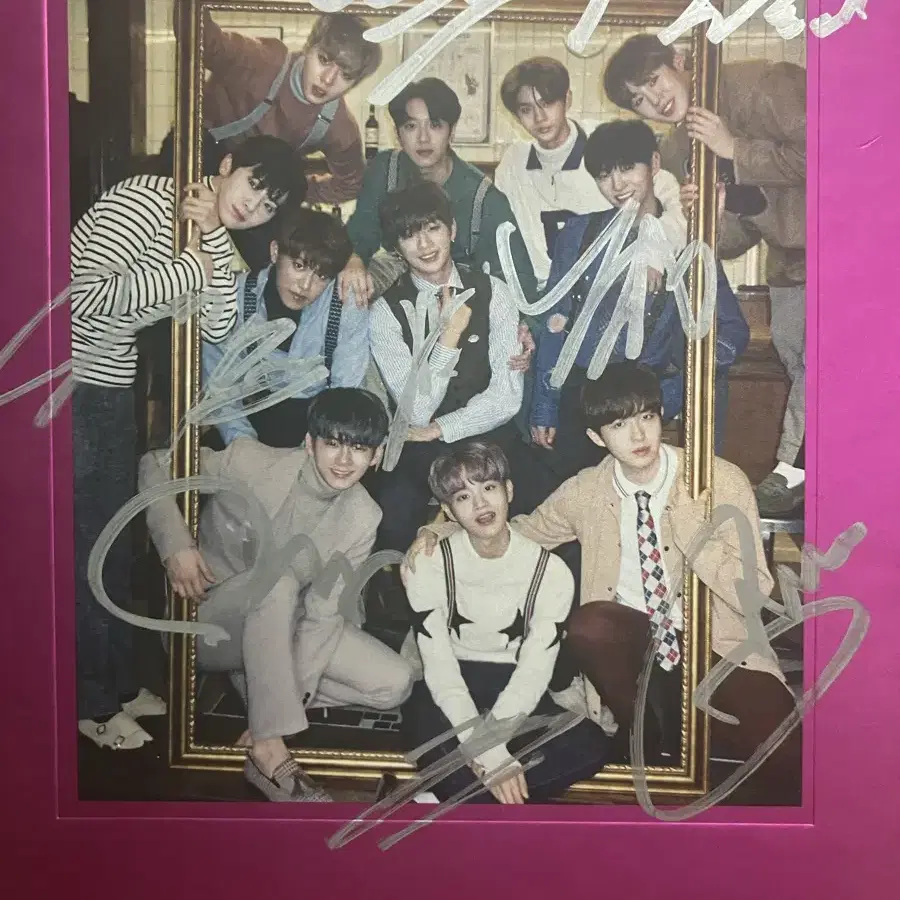 WANNA-ONE 直筆サイン入りCD 直筆サイン】Wannaone ワナワンアルバムCD(ミニョンサインページ