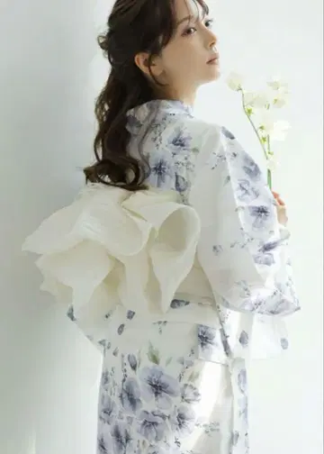Dita 유카타 수채화 눈, 달, 꽃 (시원함)