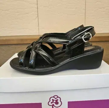 새상품 팬지 5477 블랙 S 에나멜 걷기 편한 스타일리시