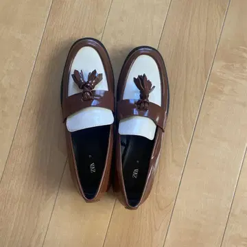 ZARA 태슬 로퍼 38