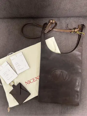 [새상품] NICENESS H.R.LOWE 오일드 가죽 숄더백