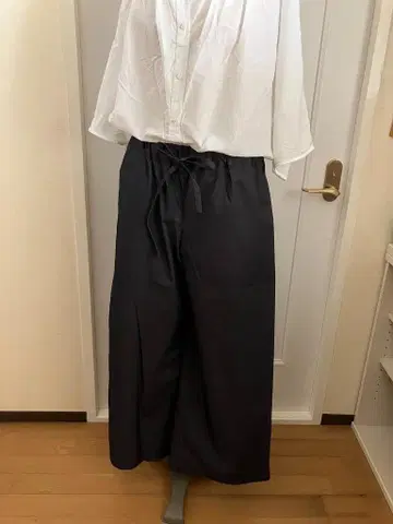 와이드 팬츠 네이비 스트레치 코튼 끈 포함 허리밴딩