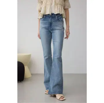 [ AZULbymoussy ] WEB 한정 DENIM 플레어 데님 XS