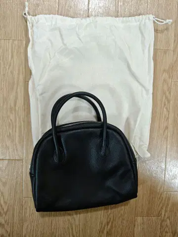 아에타 핸드백 블랙