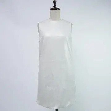 새상품급 GREED 광택 박스 원피스 화이트 사이즈 S*TC181