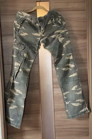 L7 REAL HIP 플레어 팬츠 카모플라쥬 카고