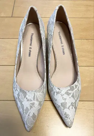 새상품 골드 레이스 하이힐 와이드 힐 높이 6.5cm 사이즈 23cm