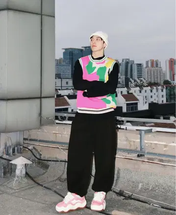 A PERSONAL NOTE 73 Floral vest