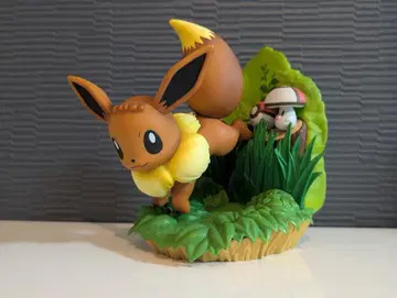 이브이 피규어 초원 장면 약 15cm