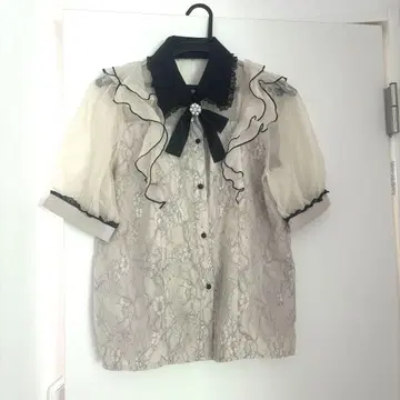 ROJITA 로지타 배색 레이스 시어 블라우스 아이보리