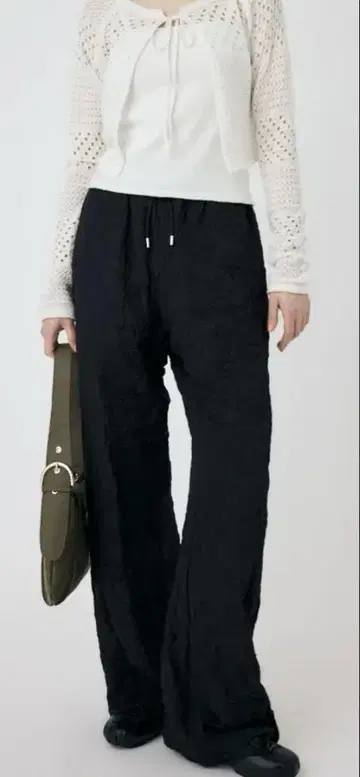 새상품 moussy crinkled 새틴 팬츠 블랙