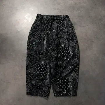 GQ3072 TIGHTBOOTH : PAISLEY BALLOON