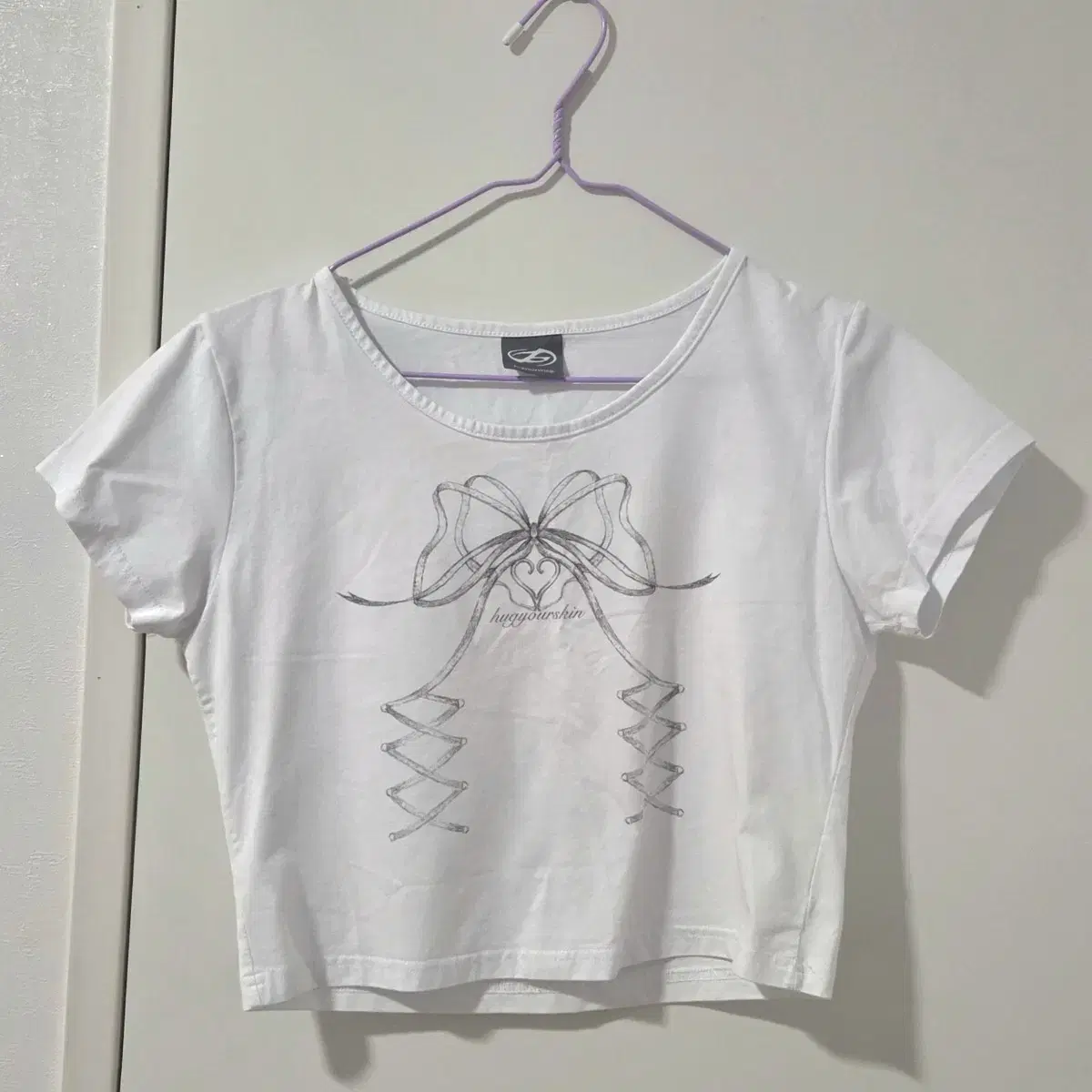 Hug Your Skin Drawing Frill pola Top (Beige Pink) on Bunjang