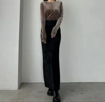 Louer 샤기 니트 펜슬 스커트 블랙 MT