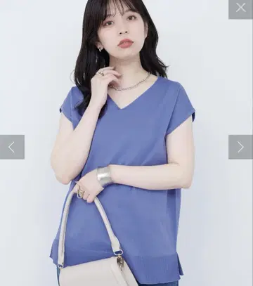 내추럴 꾸뛰르 V넥 심플 니트