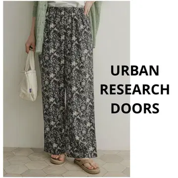 URBAN RESEARCH DOORS 플라워 프린트 이지 팬츠