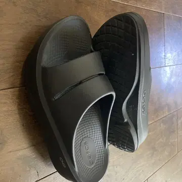 Oofos 우메가 38
