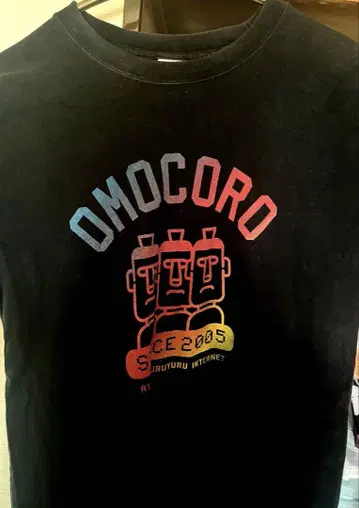 OMOCORO 티셔츠