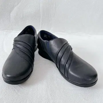 Clarks 클락스 네이비 가죽 슬립온 호프 샤인