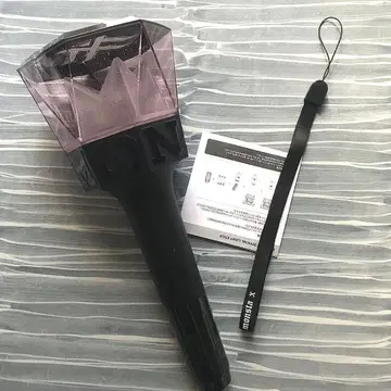 MONSTAX 공식 응원봉 박스 있음