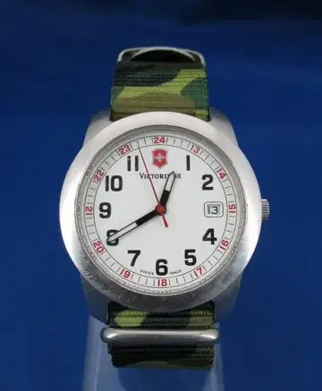 VICTORINOX 빅토리녹스 4.572 100M 쿼츠